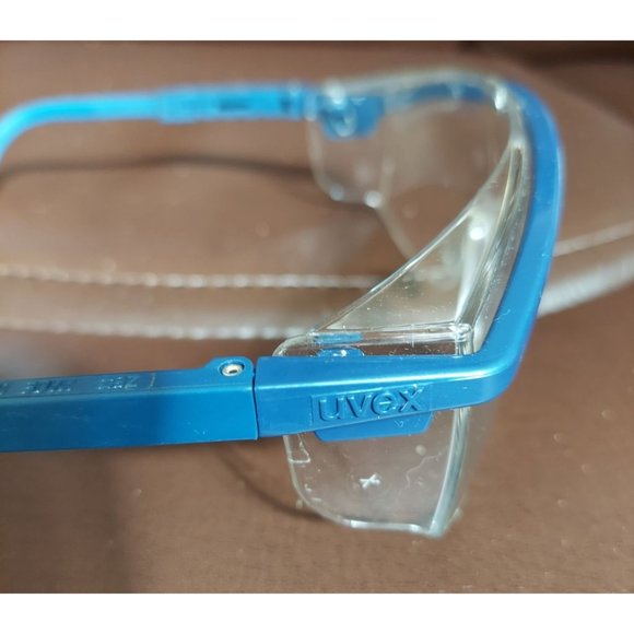 Vintage Uvex Astrospec 3000 Safety Glasses Blue Frames Clear Len Adjustable OSFM - Picture 3 of 7